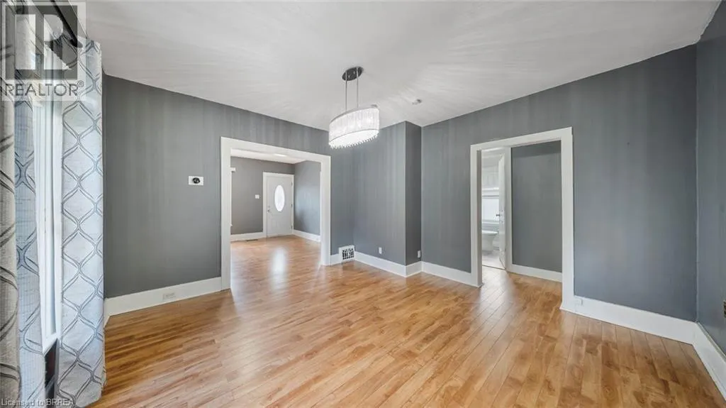 35 SALISBURY Avenue