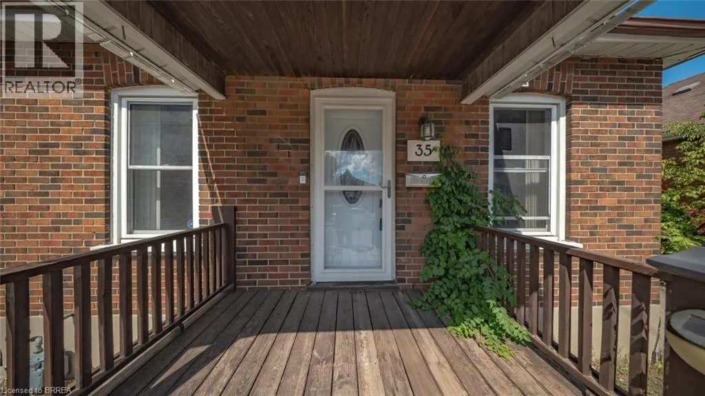 35 SALISBURY Avenue