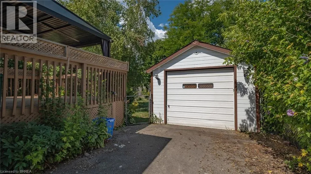 35 SALISBURY Avenue