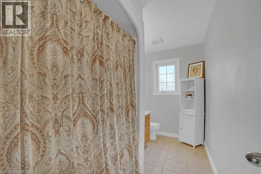 8 MEADOWLEA Court