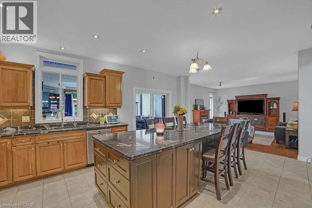 8 MEADOWLEA Court