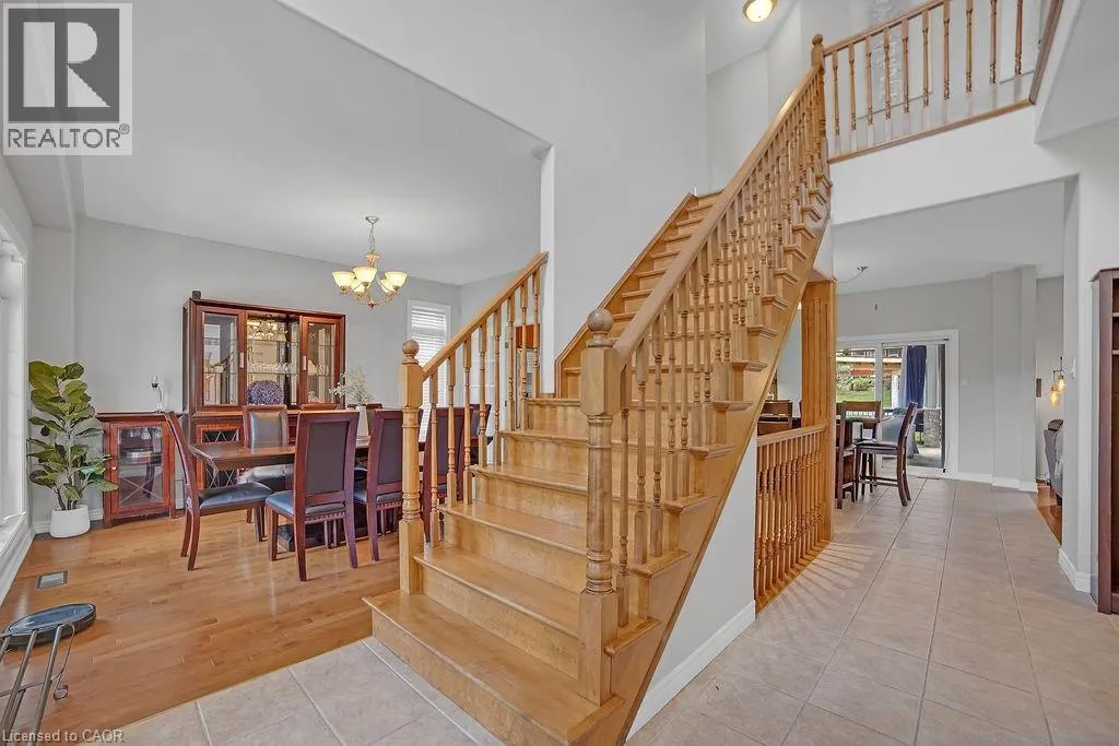 8 MEADOWLEA Court