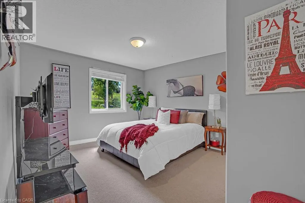 8 MEADOWLEA Court