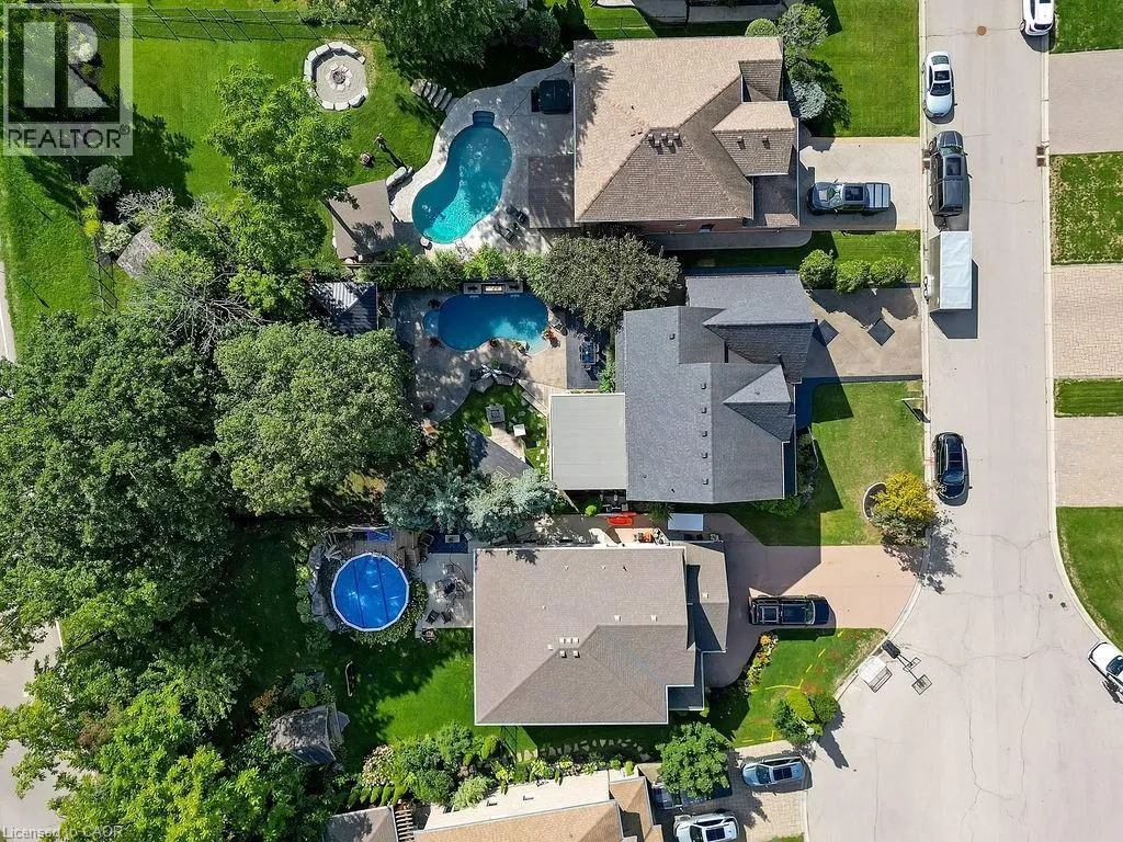 8 MEADOWLEA Court