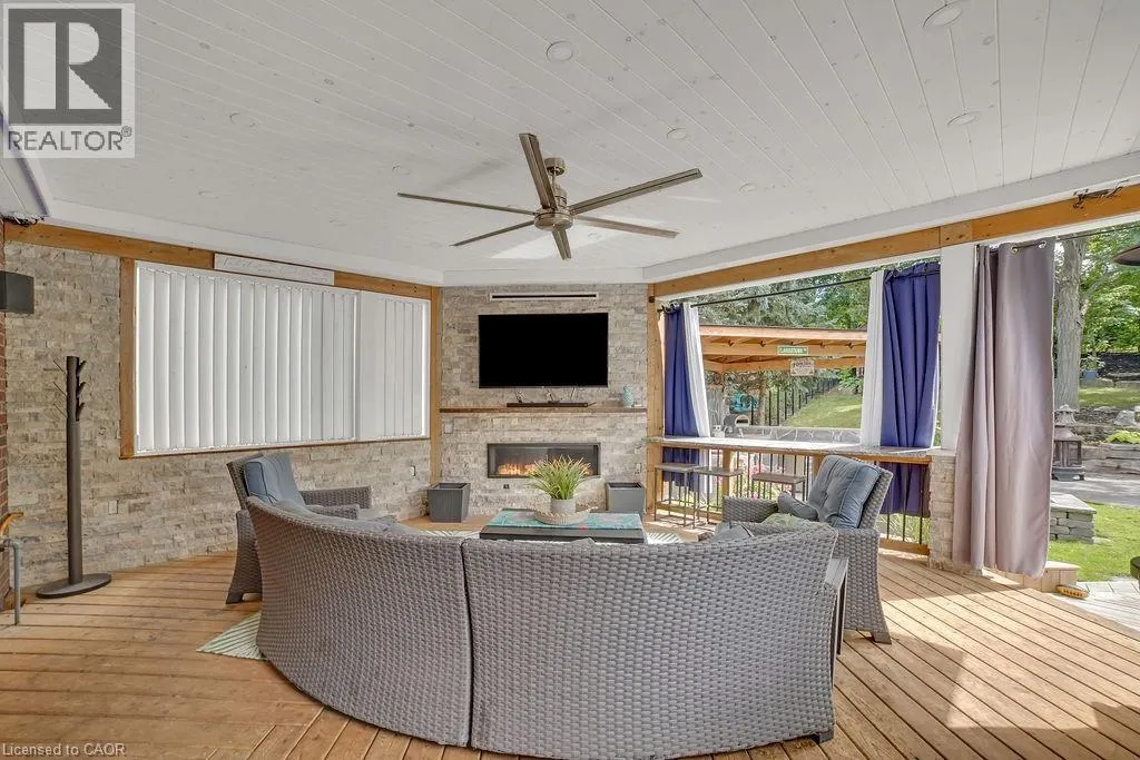 8 MEADOWLEA Court