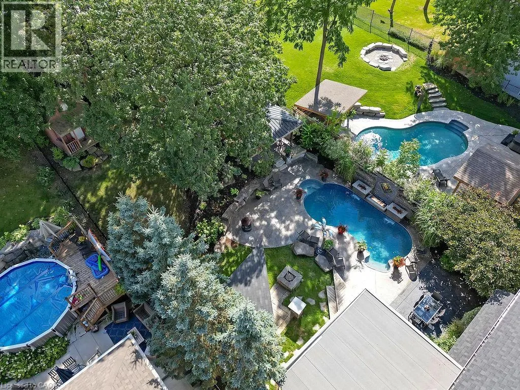 8 MEADOWLEA Court