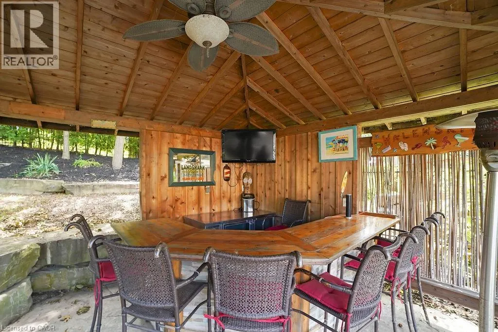 8 MEADOWLEA Court