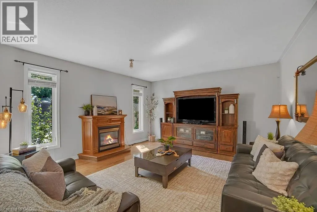 8 MEADOWLEA Court