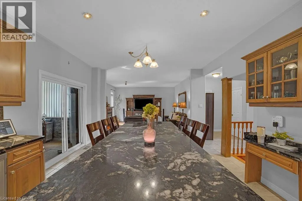 8 MEADOWLEA Court