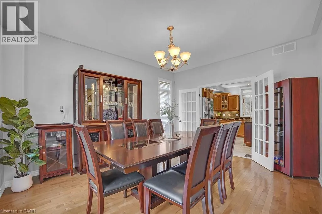 8 MEADOWLEA Court