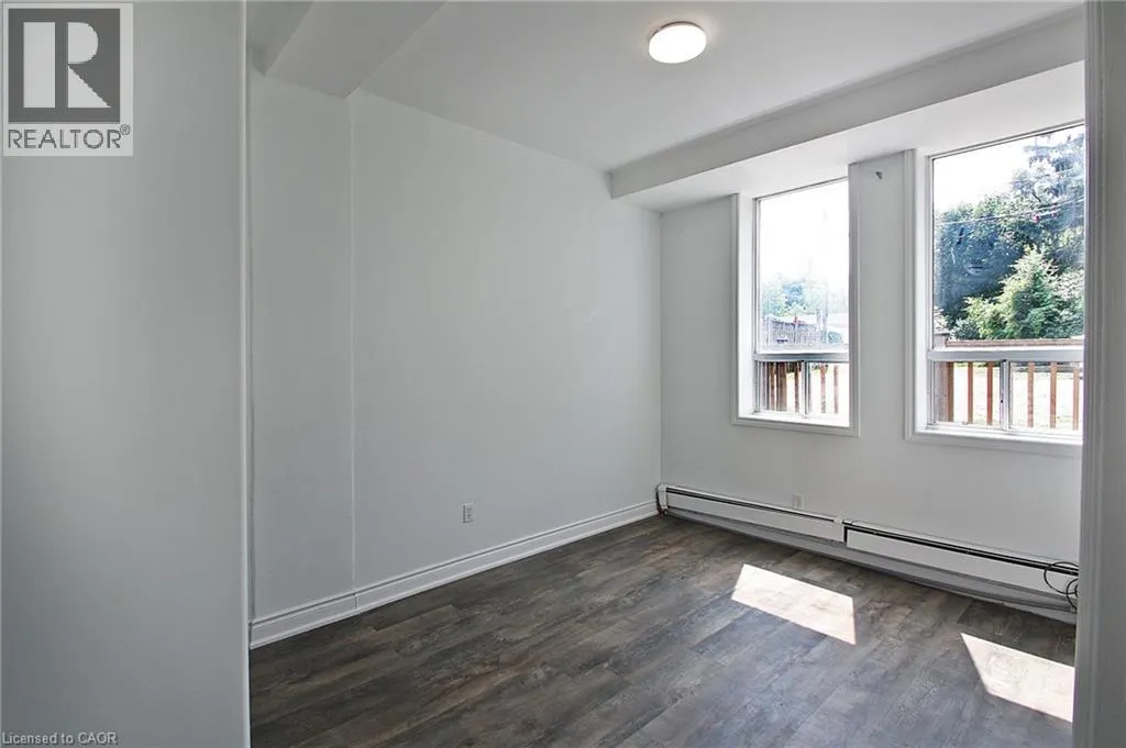 590 MAIN Street E Unit# 4, #4