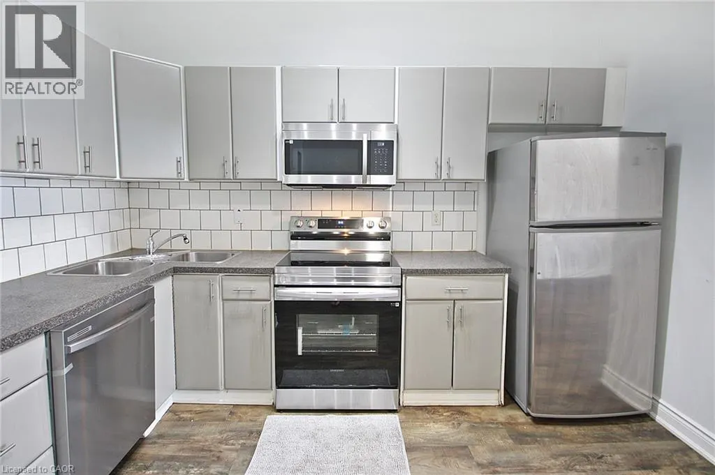 590 MAIN Street E Unit# 4, #4