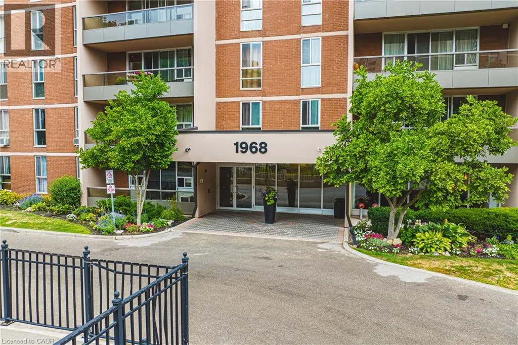 1968 MAIN Street W Unit# 707, #707