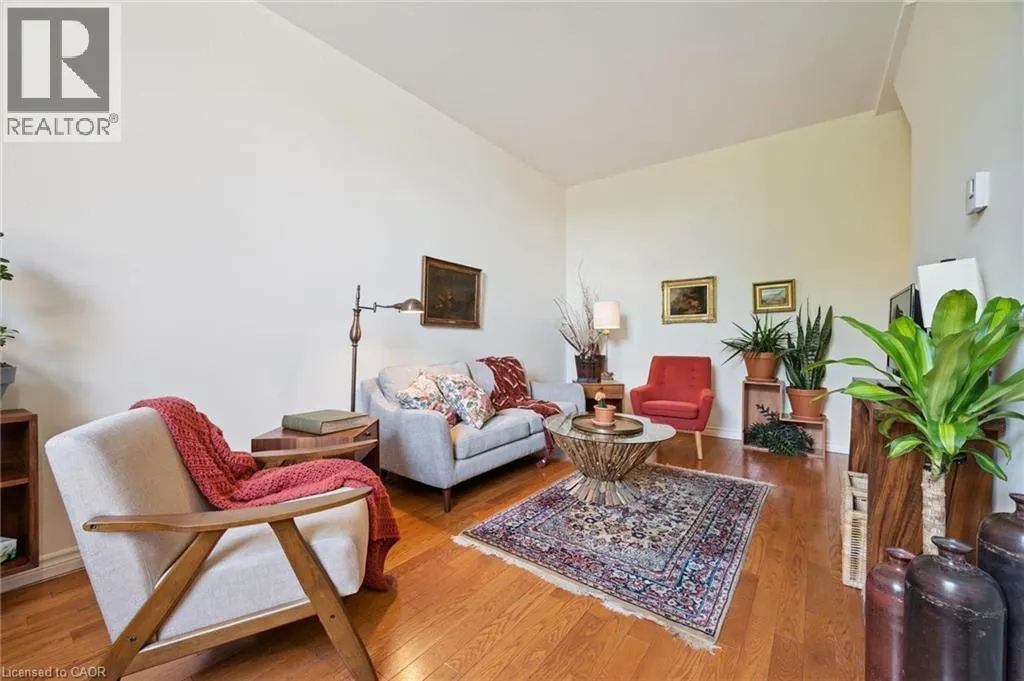 200 WOOLWICH Street Unit# 204, #204