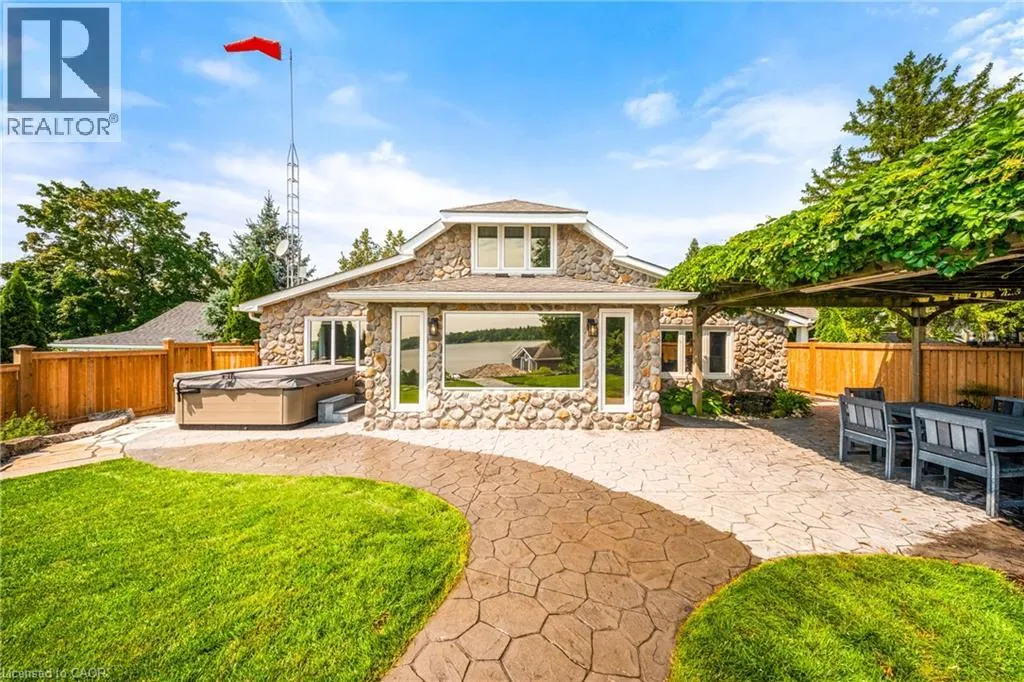 9 LAKE Avenue E