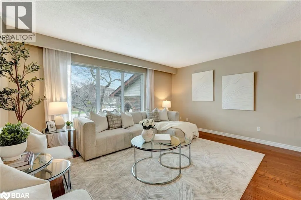780 WOODWARD Avenue