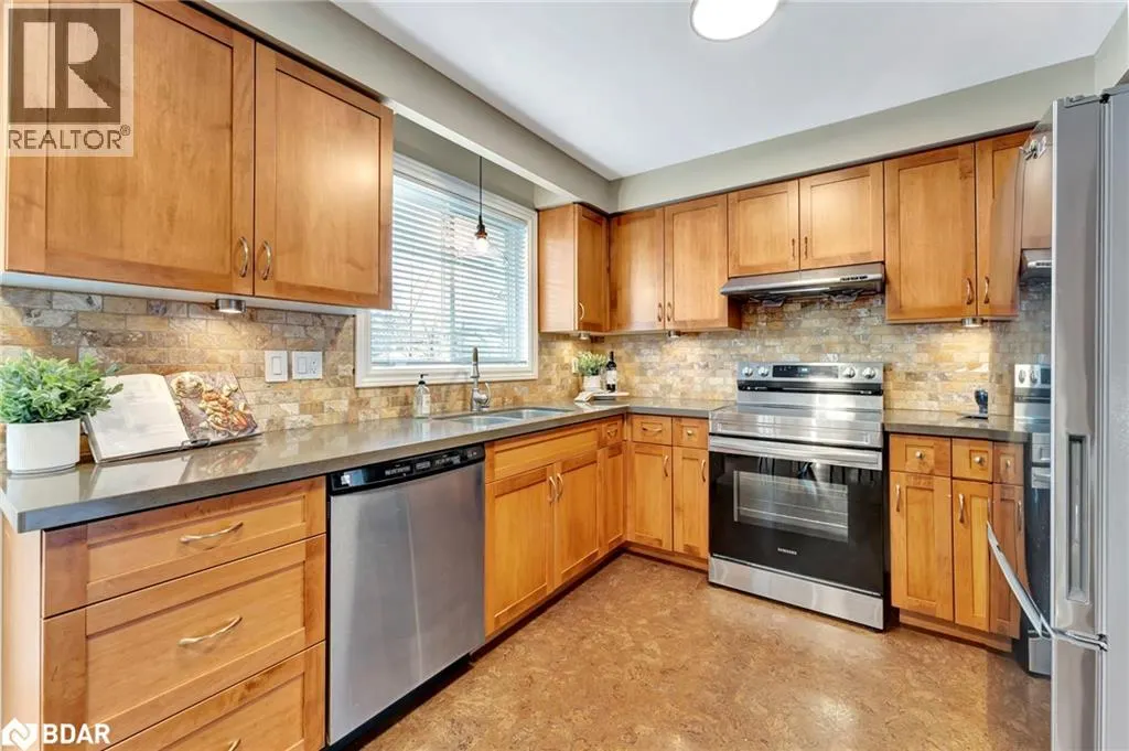 780 WOODWARD Avenue