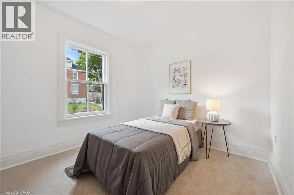 123 DUFFERIN Street