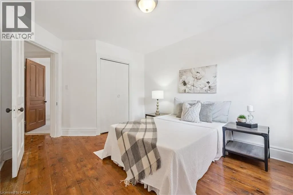 123 DUFFERIN Street