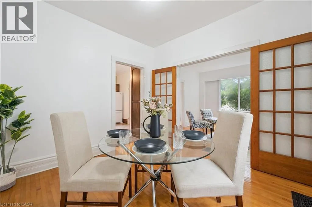 123 DUFFERIN Street