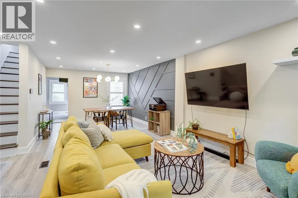 39 EAST BEND Avenue S