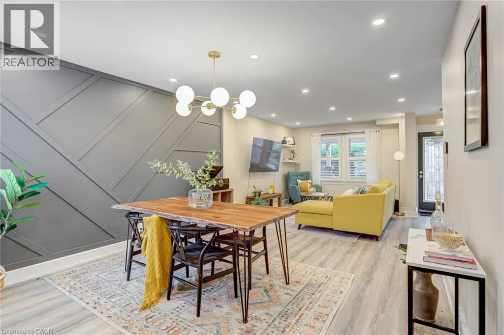 39 EAST BEND Avenue S