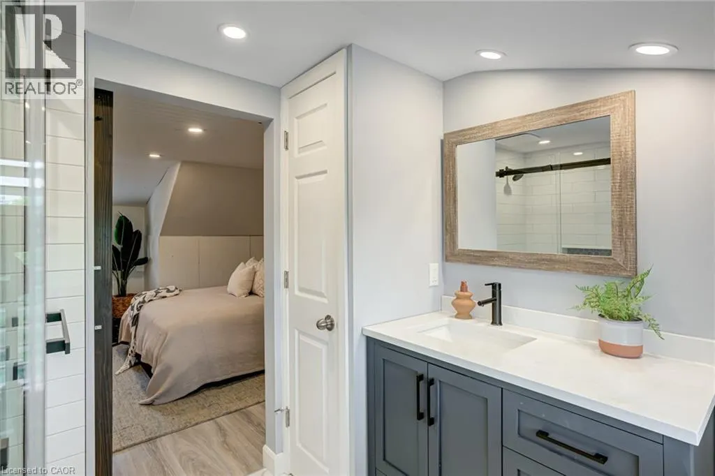 39 EAST BEND Avenue S