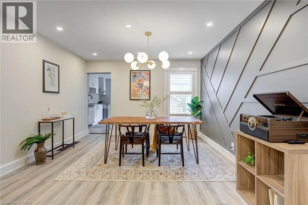 39 EAST BEND Avenue S