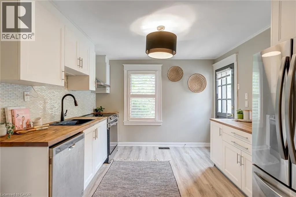39 EAST BEND Avenue S