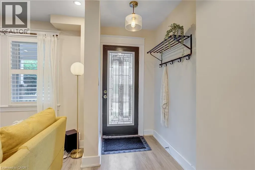 39 EAST BEND Avenue S