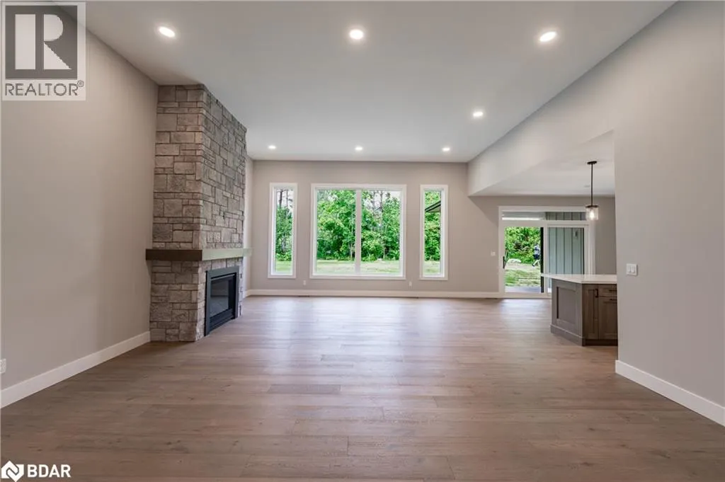 32 ALPINE Way