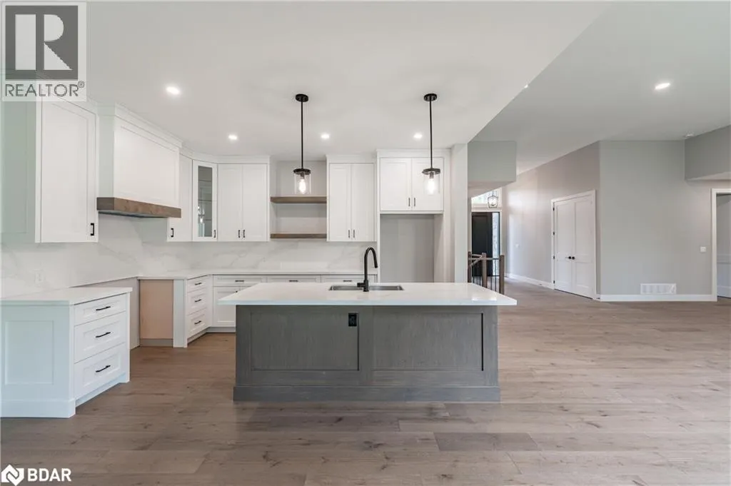 32 ALPINE Way