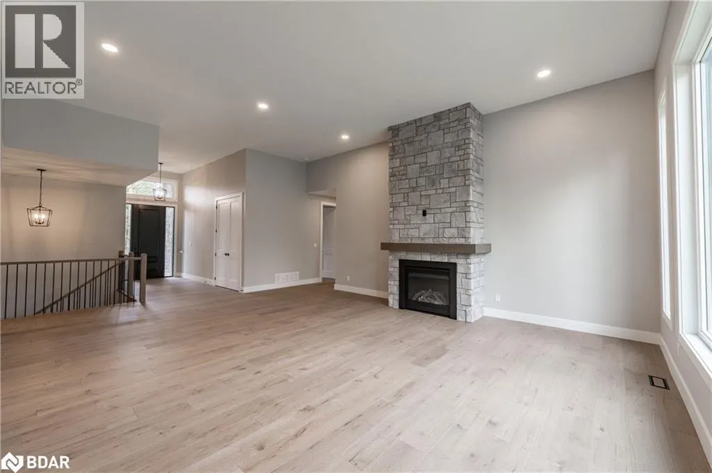 32 ALPINE Way