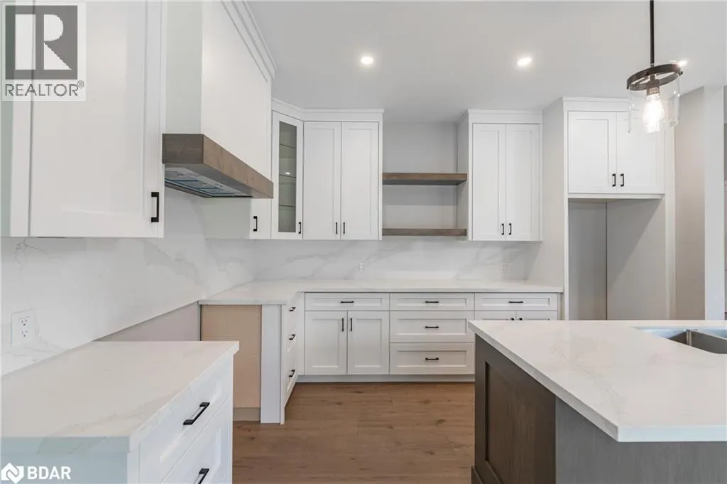 32 ALPINE Way