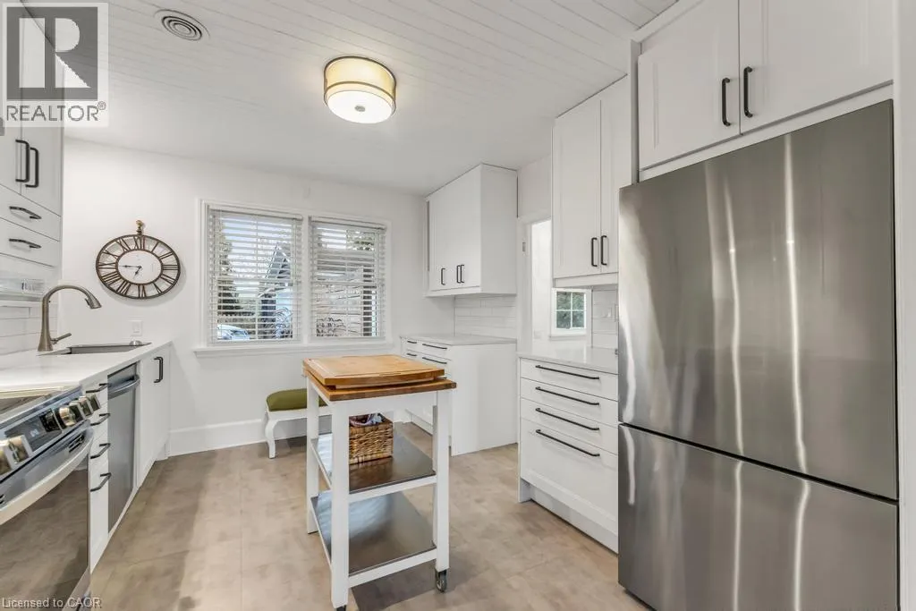 331 ST PAUL Street W