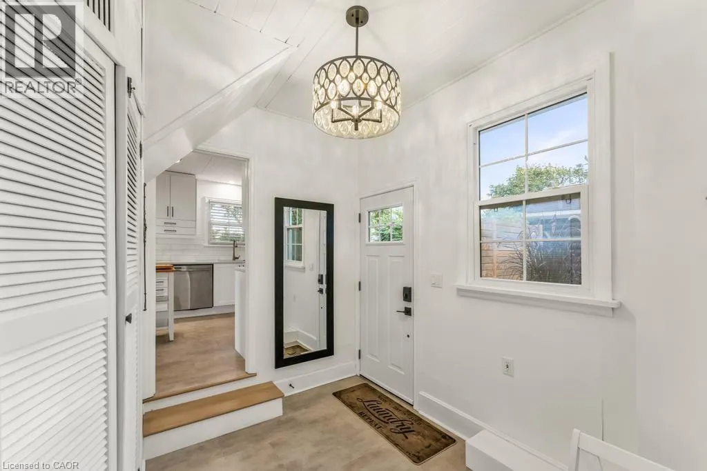 331 ST PAUL Street W