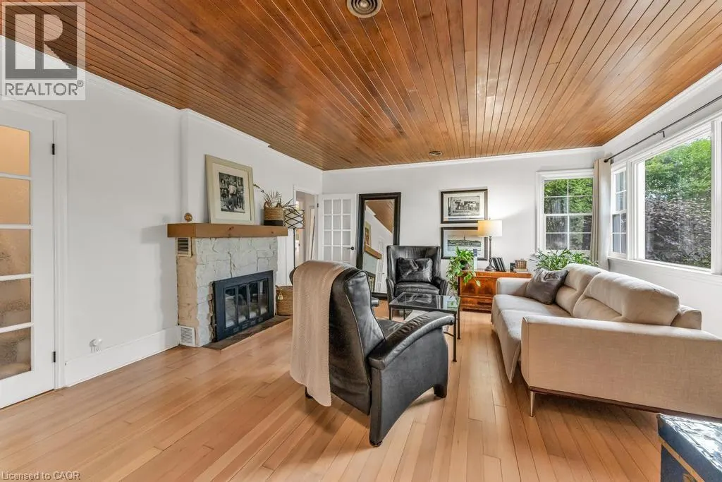 331 ST PAUL Street W