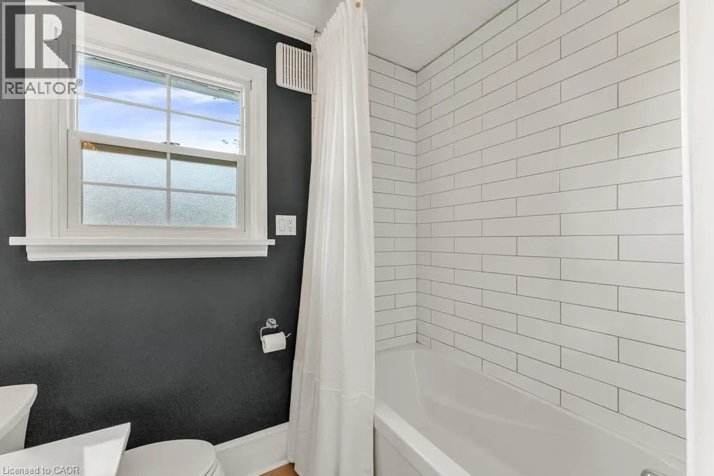 331 ST PAUL Street W