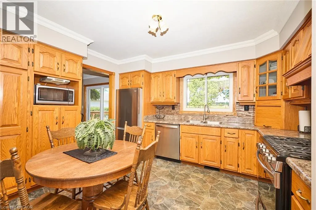 2785 LAKESHORE Road