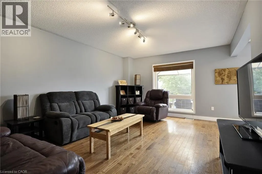 423 LANGLAW Drive