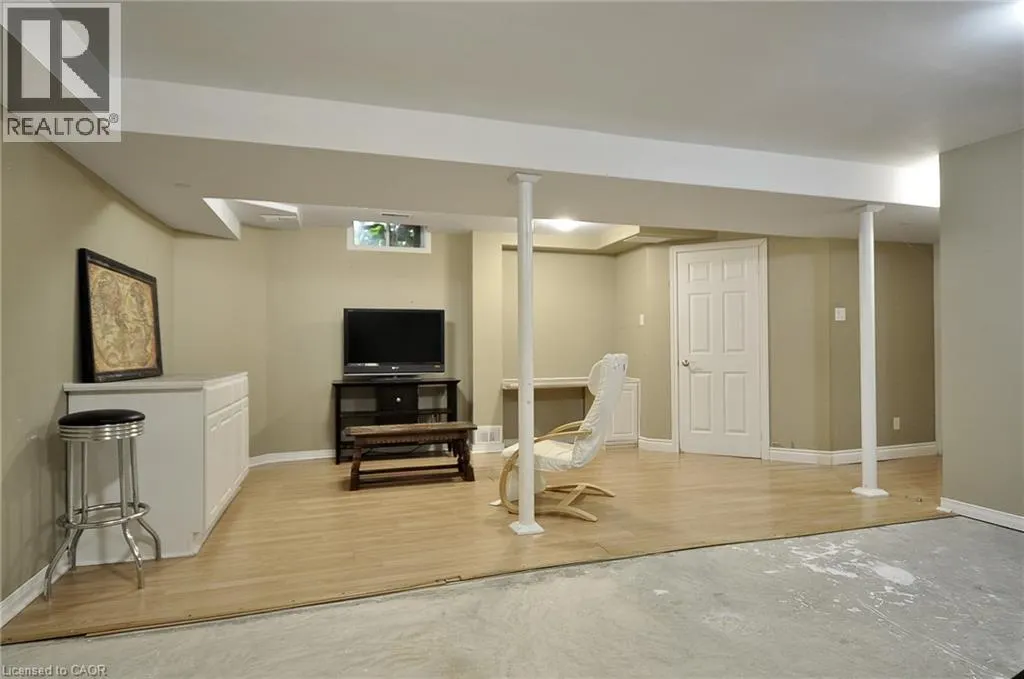 423 LANGLAW Drive