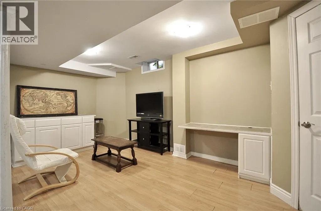 423 LANGLAW Drive