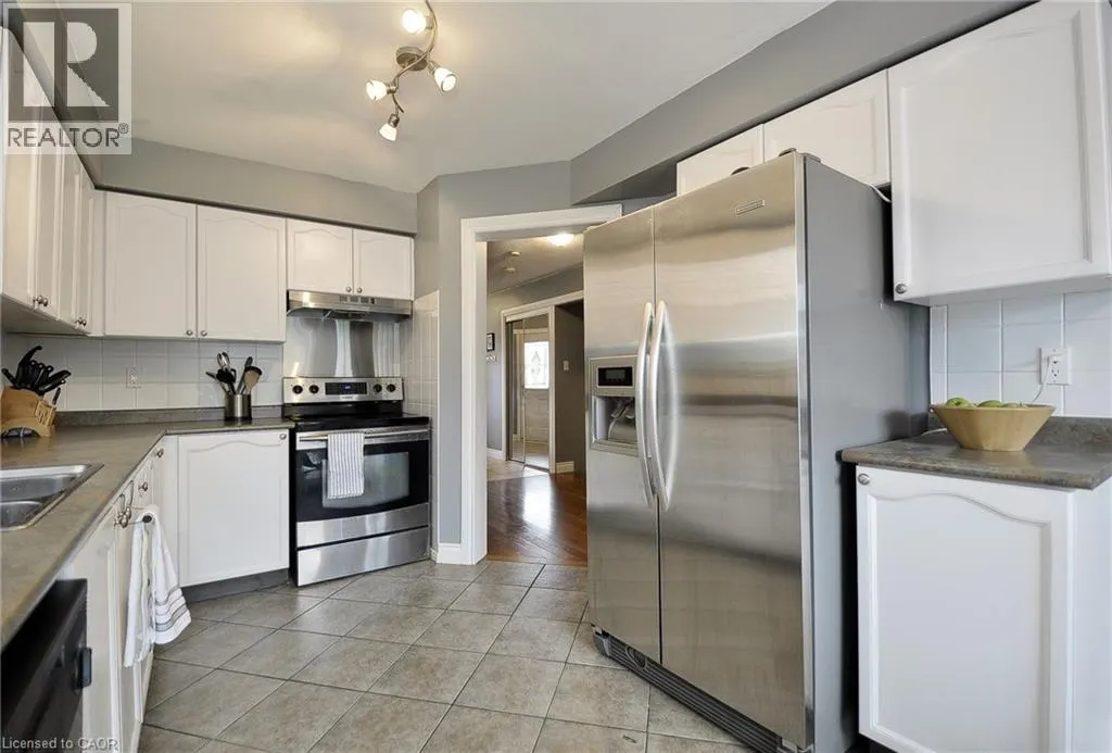 423 LANGLAW Drive