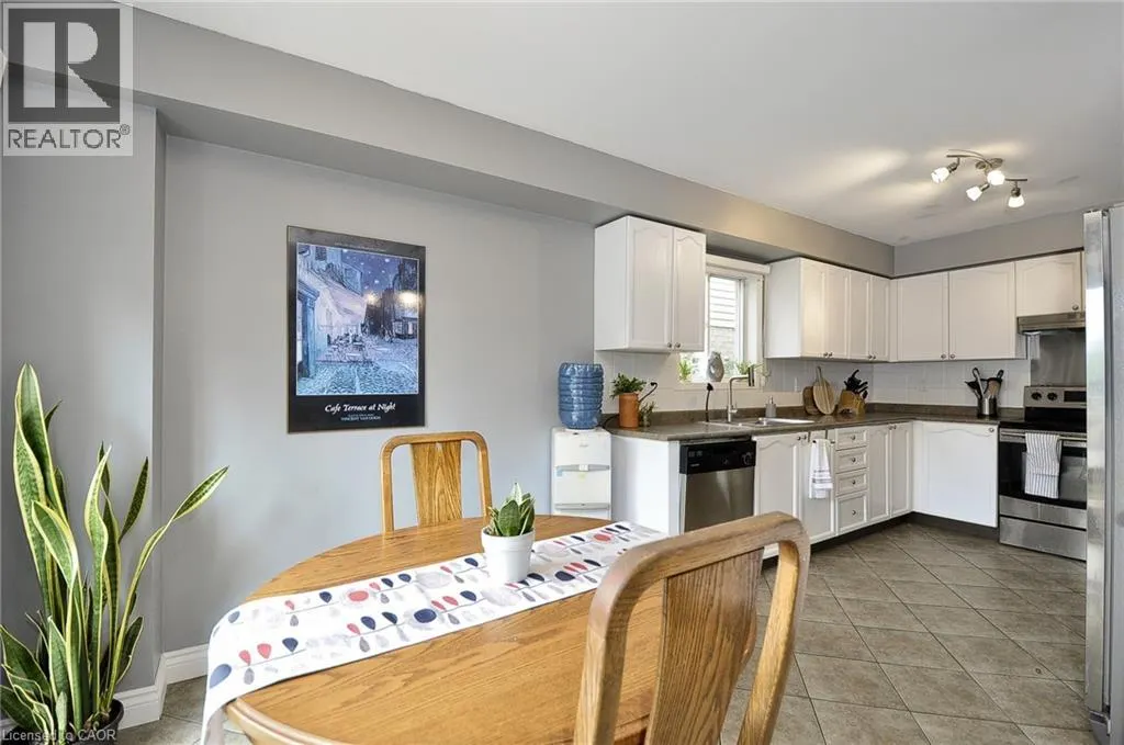 423 LANGLAW Drive