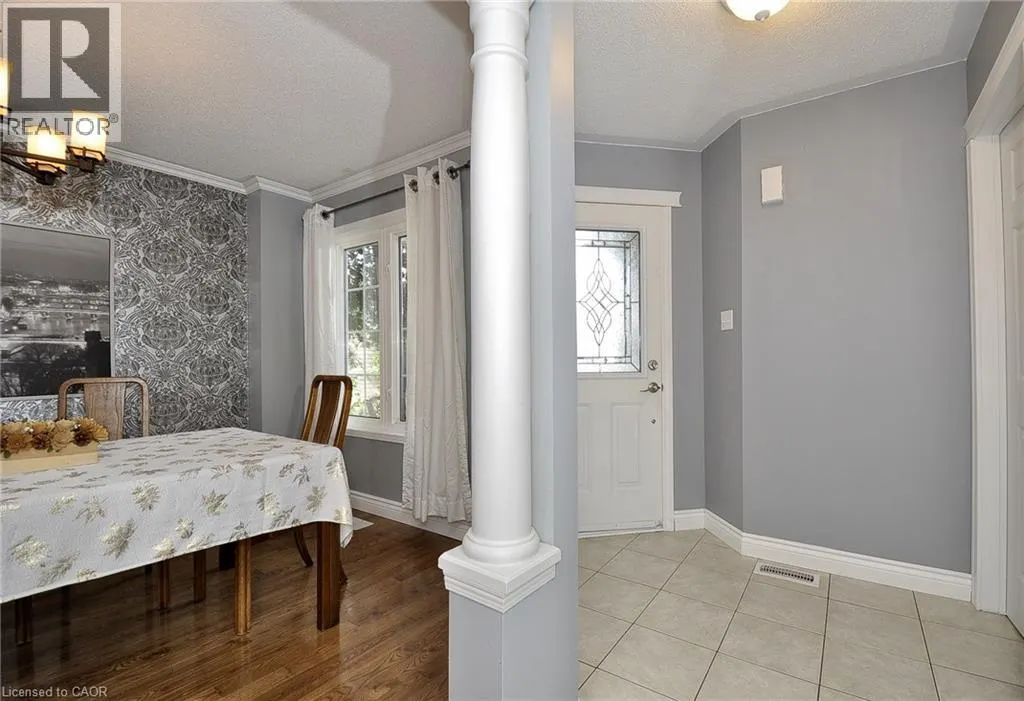 423 LANGLAW Drive