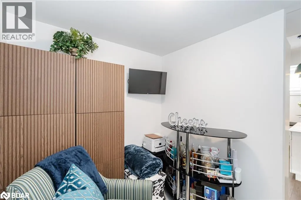 1085 DOUGLAS MCCURDY Common Unit# 111, #111