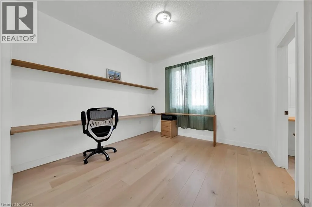 48 MONTREAL Circle