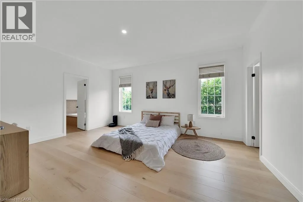 48 MONTREAL Circle