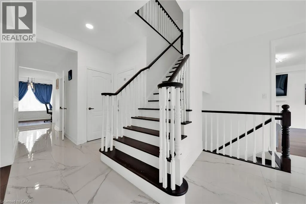 48 MONTREAL Circle