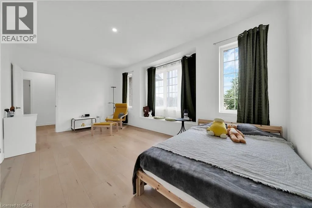 48 MONTREAL Circle